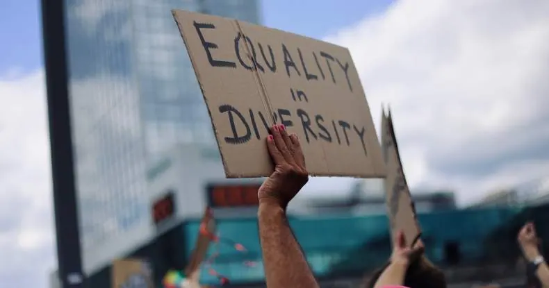 Protesto por diversidade e igualdade