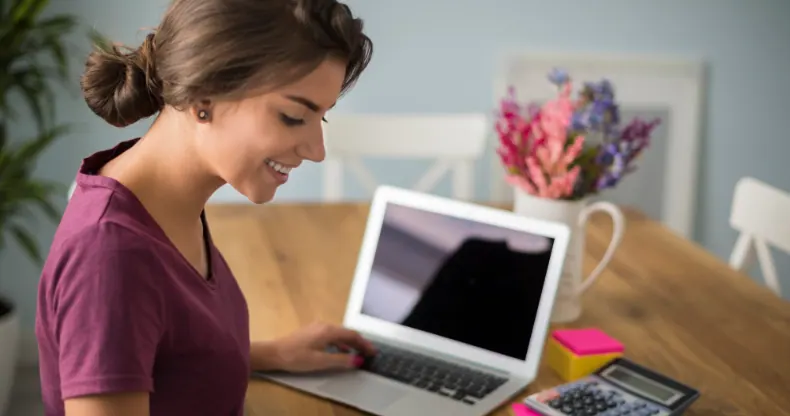 Home office ou escritório em casa, também chamado de trabalho remoto, trabalho à distância ou teletrabalho.
