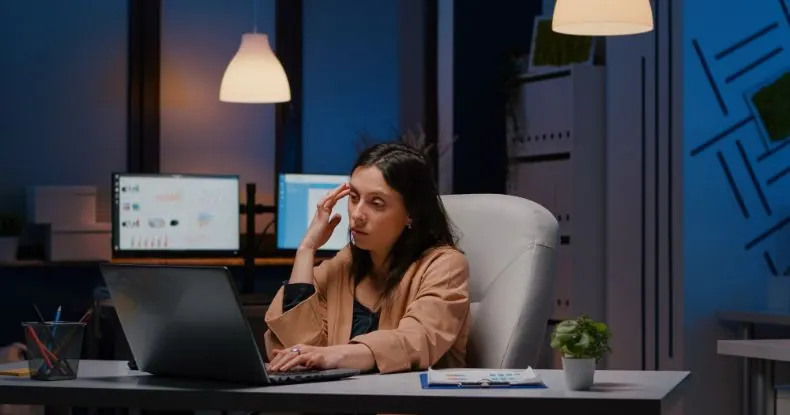 Para incentivar demissões, empresas praticam o “quiet cutting”