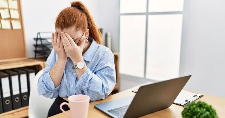 Um terço dos trabalhadores relatam microagressões no Reino Unido