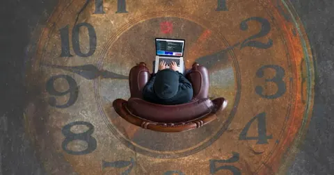 Homem laptop cadeira
