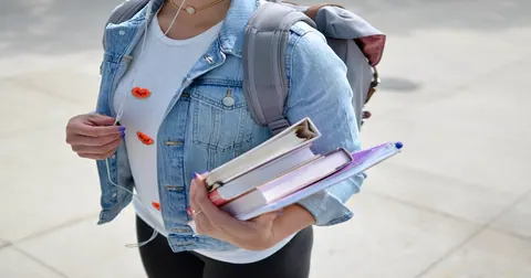 Amazon, Walmart e outras gigantes do varejo nos Estados Unidos estão oferecendo faculdades 100% gratuitas para os funcionários