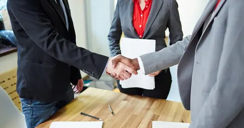 Funcionários-bumerangue: porque as empresas deveriam contratar ex-empregados