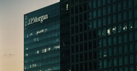 Bancos cortam benefícios