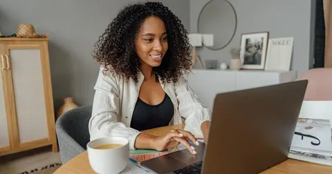 Para a Today, Yara Leal escreve sobre a legislação dos diferentes modelos de trabalho (home office, teletrabalho e etc)
