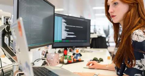 37% dos trabalhadores têm mais de um emprego em tempo integral