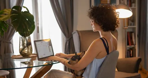 Manutenção do home office é uma tendência global, aponta estudo