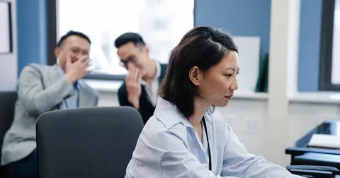 Mulheres experimentam mais cultura tóxica no mercado de trabalho
