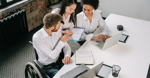 Esforços das empresas em DEI têm diminuído, diz pesquisa