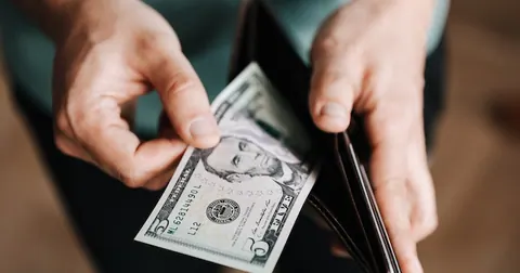 Crescimento salarial dos CEOs desacelerou em 2022, diz pesquisa