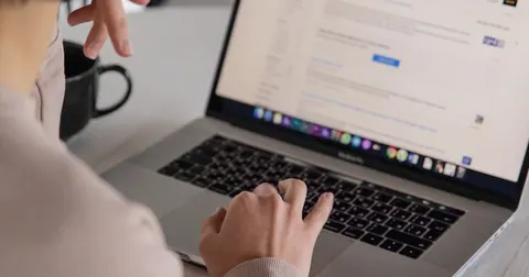 Vagas de emprego que listam habilidades atraem mais candidatos