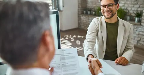 Vagas de trabalho híbrido aumentaram em 2023