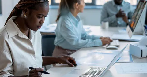 Discriminação no trabalho já atingiu 33% dos profissionais dos EUA