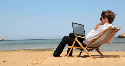 Férias de fim de ano são ameaçadas por estresse e trabalho