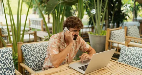 Funcionários trabalham em média duas horas e meia em dias de folga