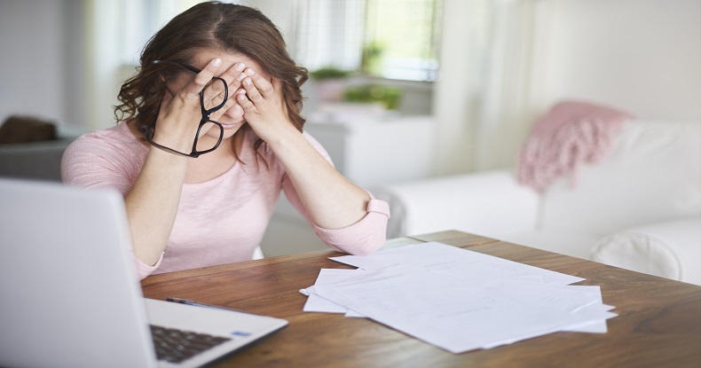 77% dos profissionais que pensam em demissão dizem que a empresa negligenciou sua saúde mental