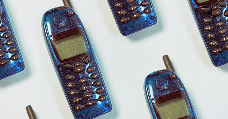 Detox digital impulsiona volta de celulares antigos