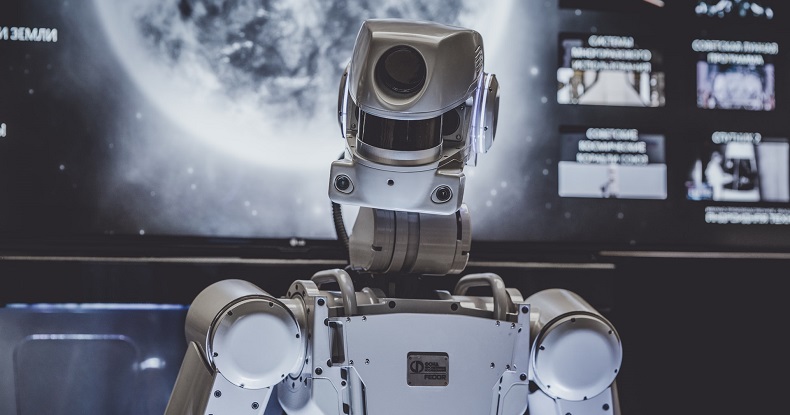 Robô: Inteligência artificial para ler emoções