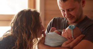 Licença-paternidade: a lei, principais dúvidas e o cenário no Brasil