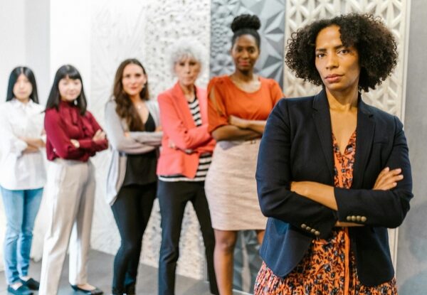 Mulheres lideram o RH, mas equidade ainda é desafio