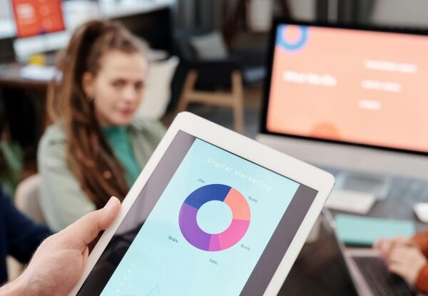 Uso de dados no RH cresce, mas escassez de profissionais freia avanço