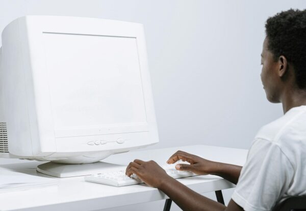 O que a internet nos anos 90 ensina sobre a adoção da IA hoje