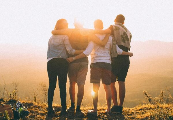 A vida adulta está encolhendo nossas amizades