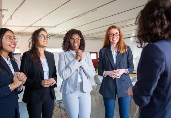 Reckitt registra 64% de promoções em programa de liderança feminina